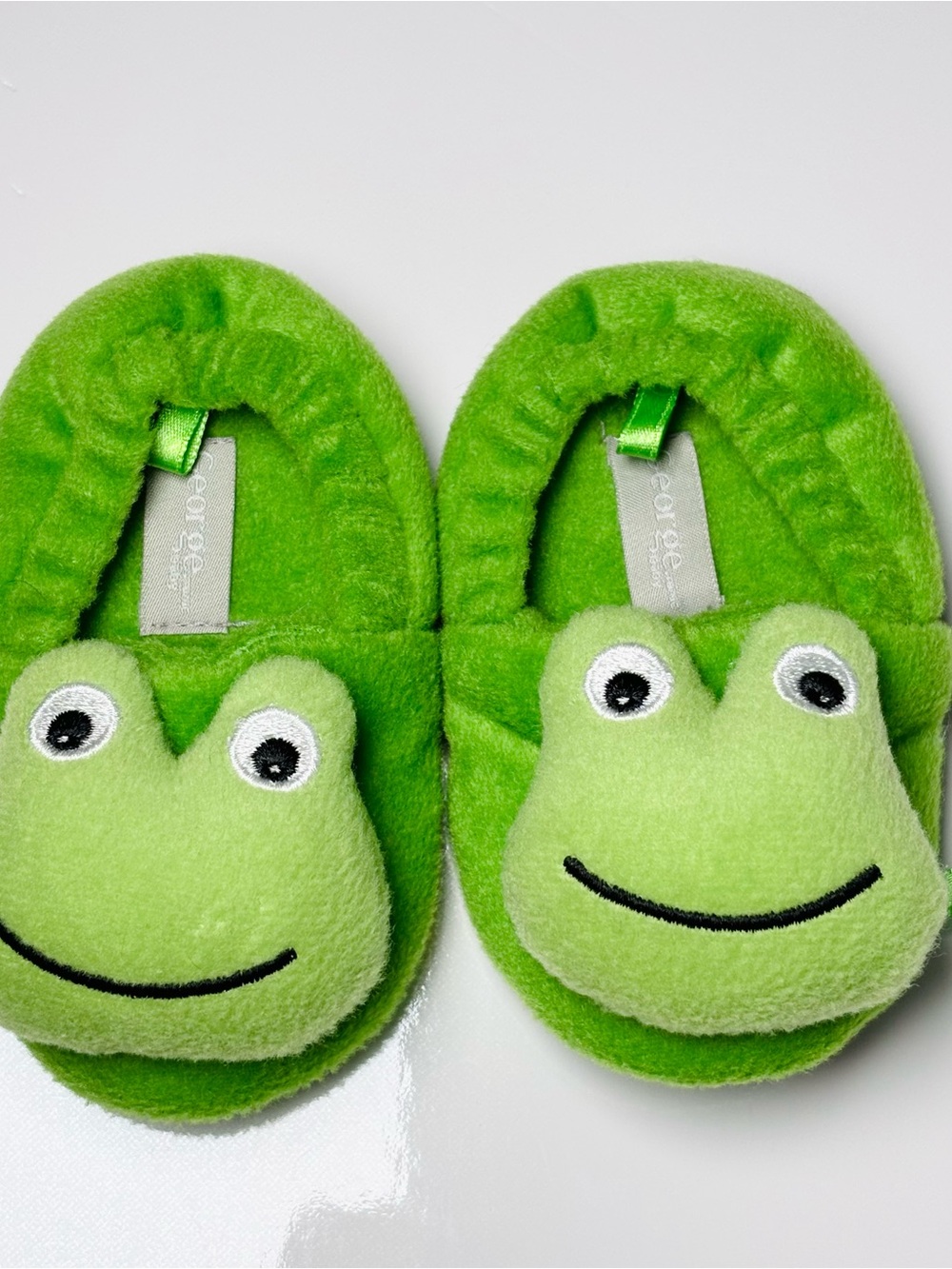 George Toddler Frog Plush Fleece Slippers Green Kidcore size 4 cottagecore fairy